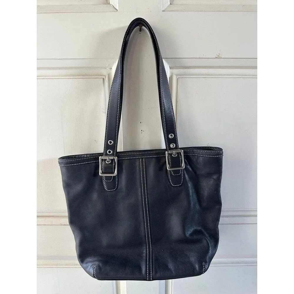 Coach 9572 Hamptons Black Smooth Leather Buckle Straps Hobo Tote Shoulder Bag